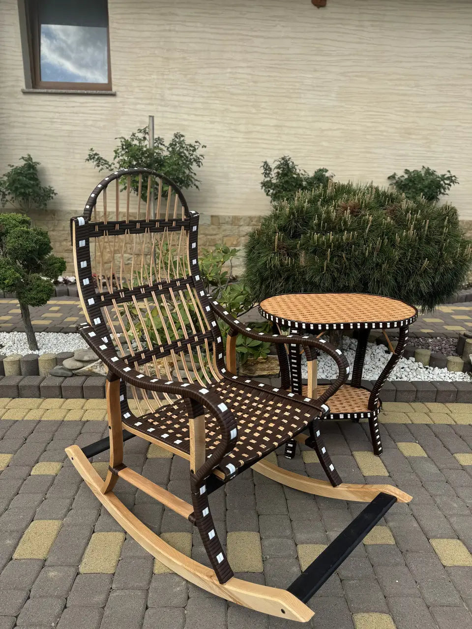 Rocking Chair + Table