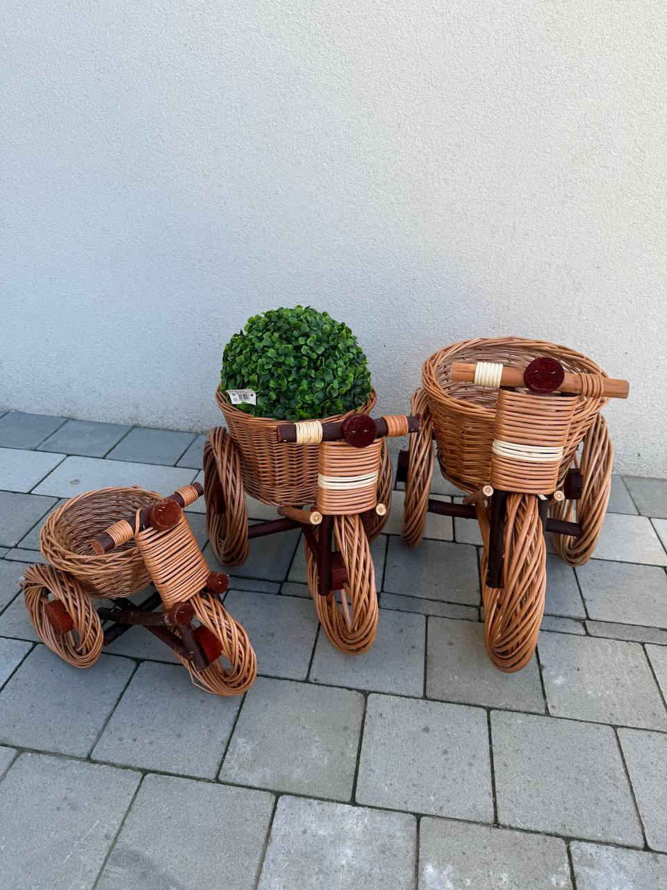Planters & Home Décor
